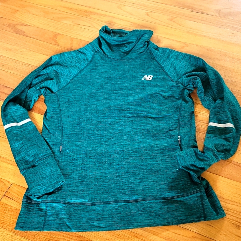 Womens New Balance Heat pullover Medium
